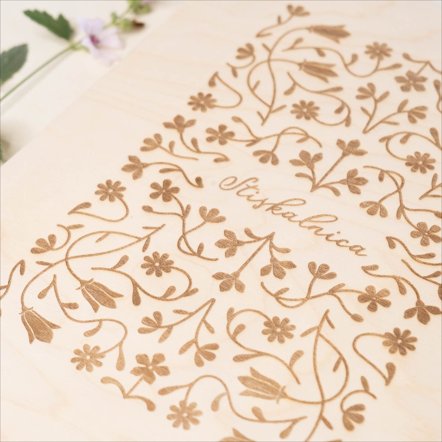 Lesena stiskalnica za rože