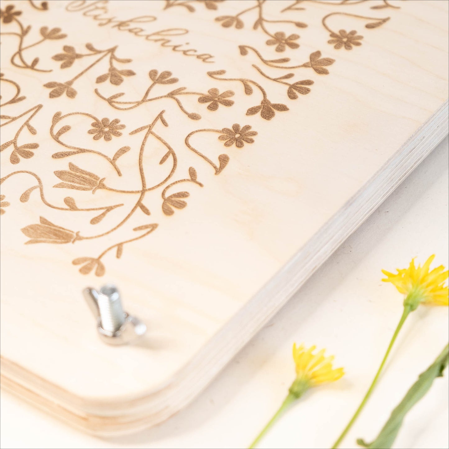 Lesena stiskalnica za rože