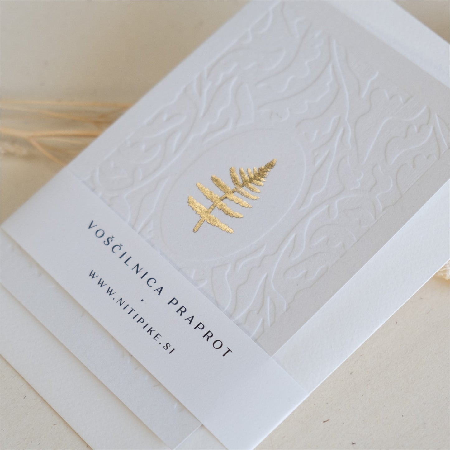 Voščilnica z zlatim in slepim tiskom - Praprot