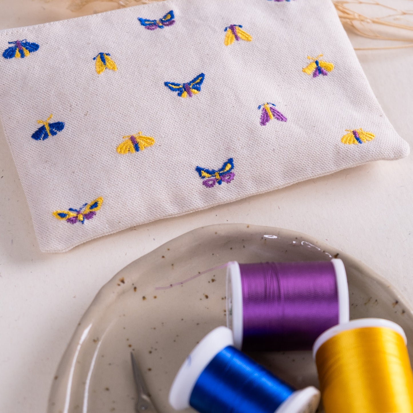 Torbica na zadrgo - Vešče