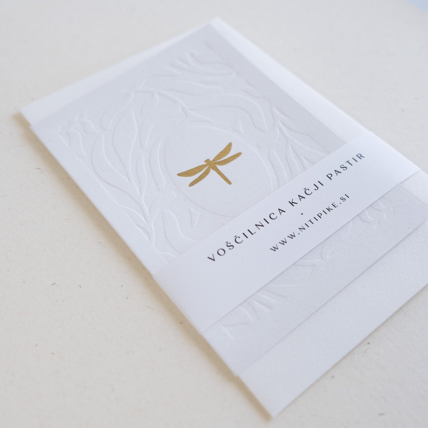 Voščilnica z zlatim in slepim tiskom - Kačji pastir