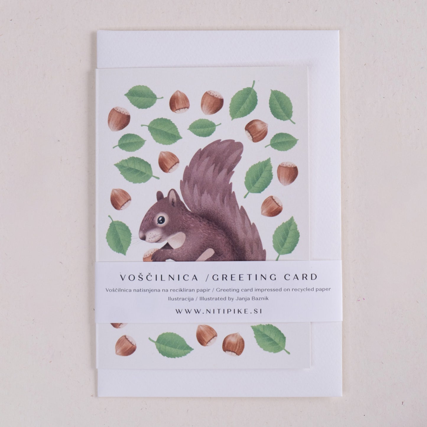 Voščilnica - Veverica z lešniki