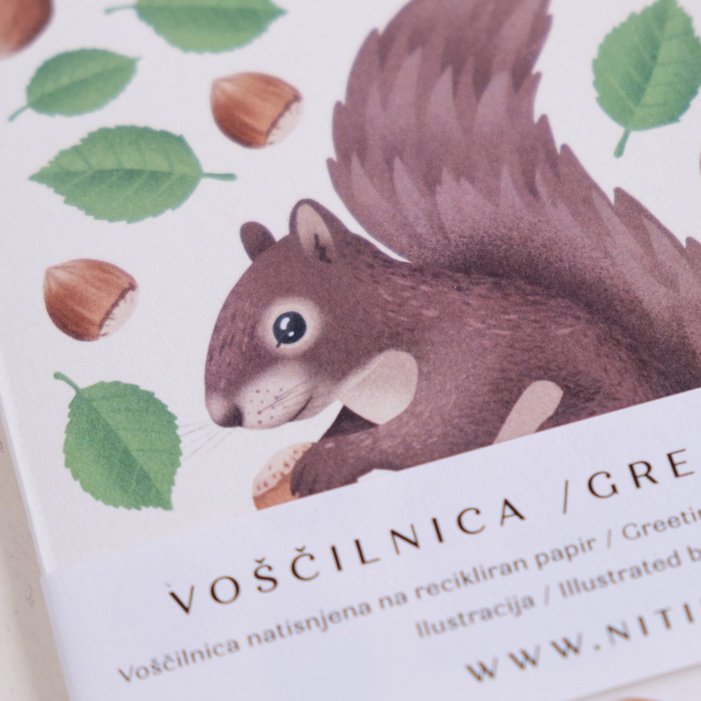 Voščilnica - Veverica z lešniki