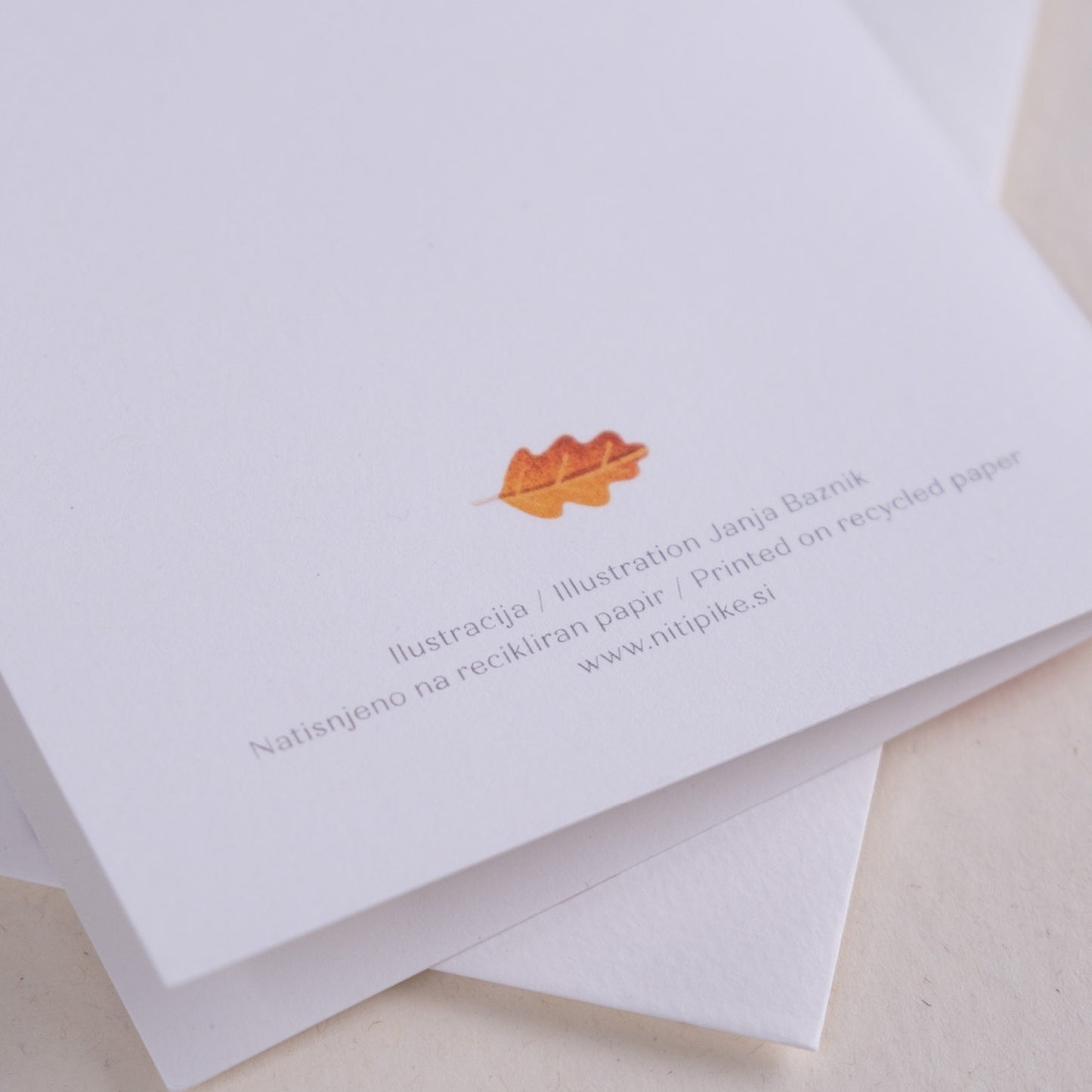 Voščilnica - Veverice poslušajo pravljico